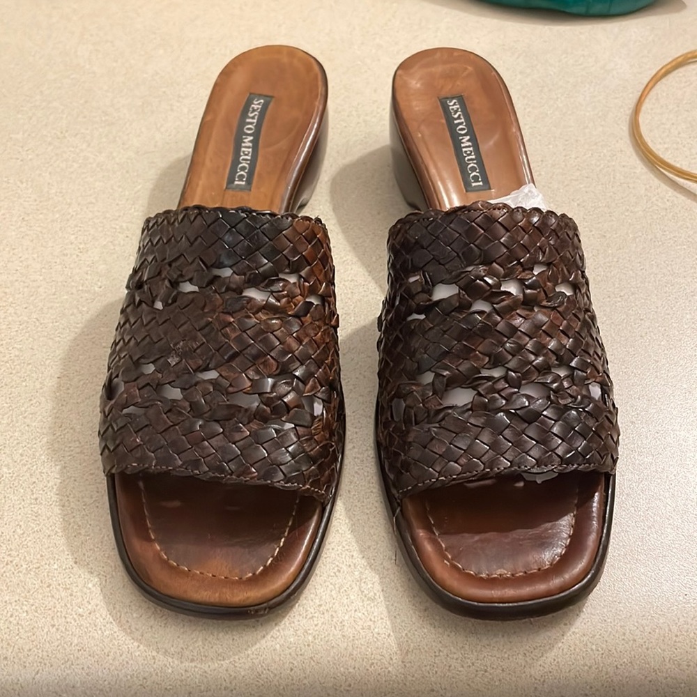 Sesto Meucci Slide Size 8 1/2.